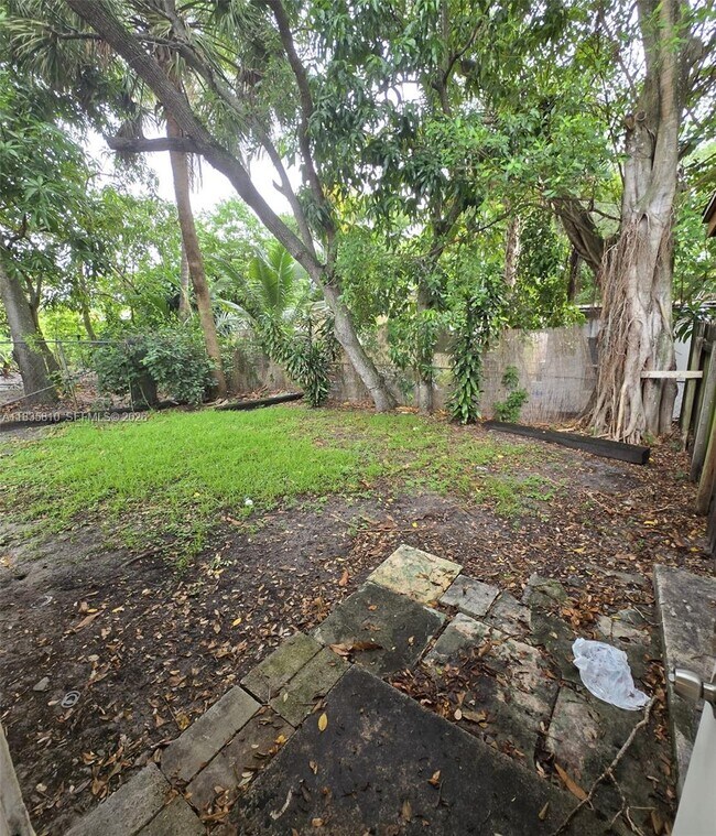 Building Photo - 1905 SW 11th St