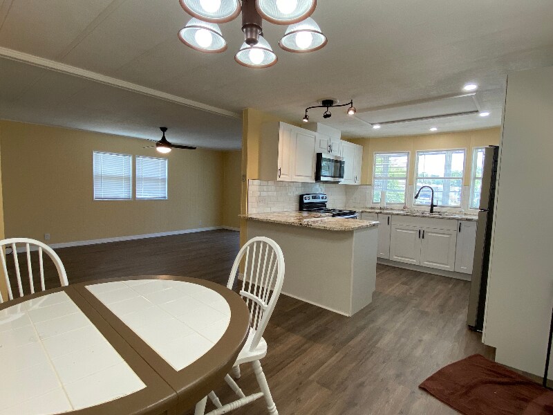 Building Photo - 144 Stuart Cir