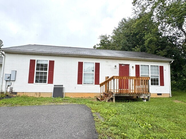 Primary Photo - Roanoke St