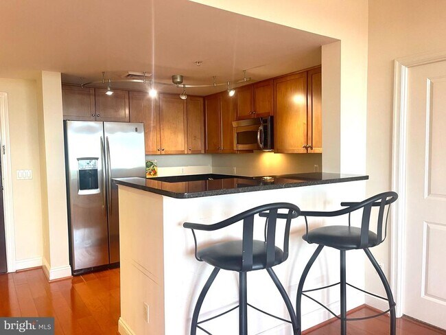 Building Photo - 1020 N Highland St