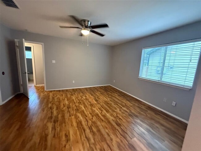 Building Photo - 2811 Crownspoint Dr