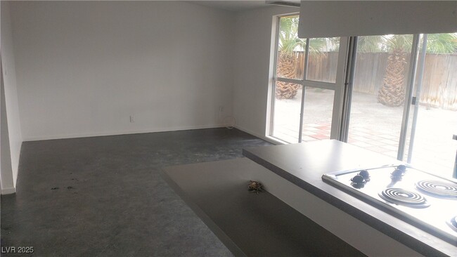 Building Photo - 3124 Burnham Ave