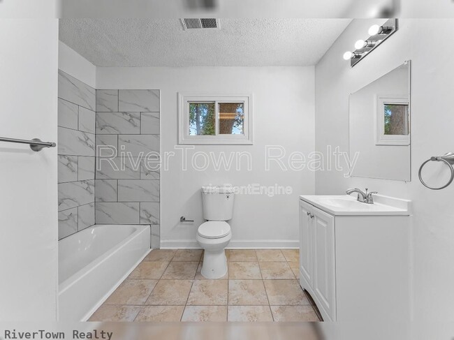 Building Photo - 810 Indian Dr