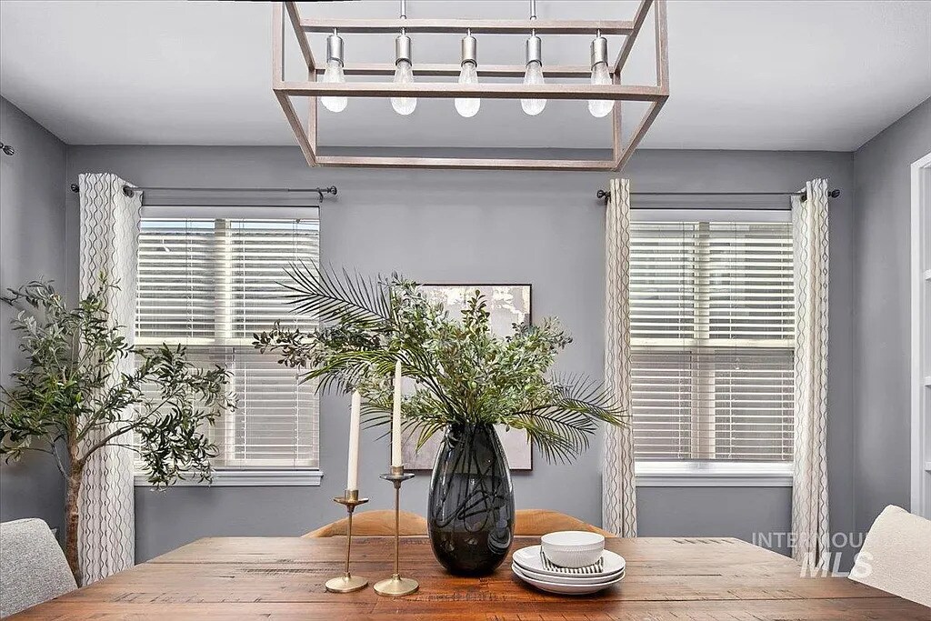 Building Photo - 3918 S Mill Site Ave