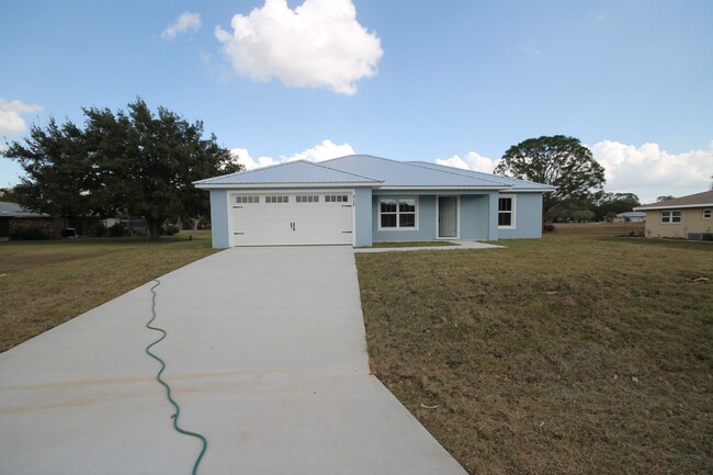 Primary Photo - Amazing 3 BD/2BA Home in Sebring!!