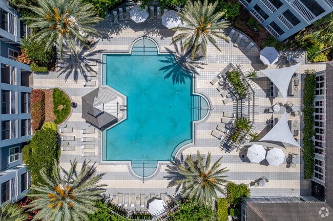 Resort-Style Pool - Palmaris Gateway