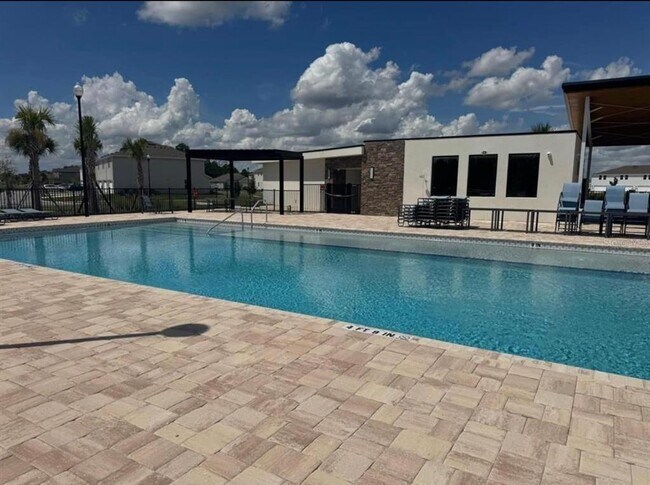 Building Photo - 404 Preston Cv Dr