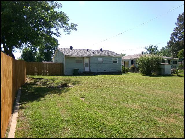 Building Photo - 2107 Muldrow Dr