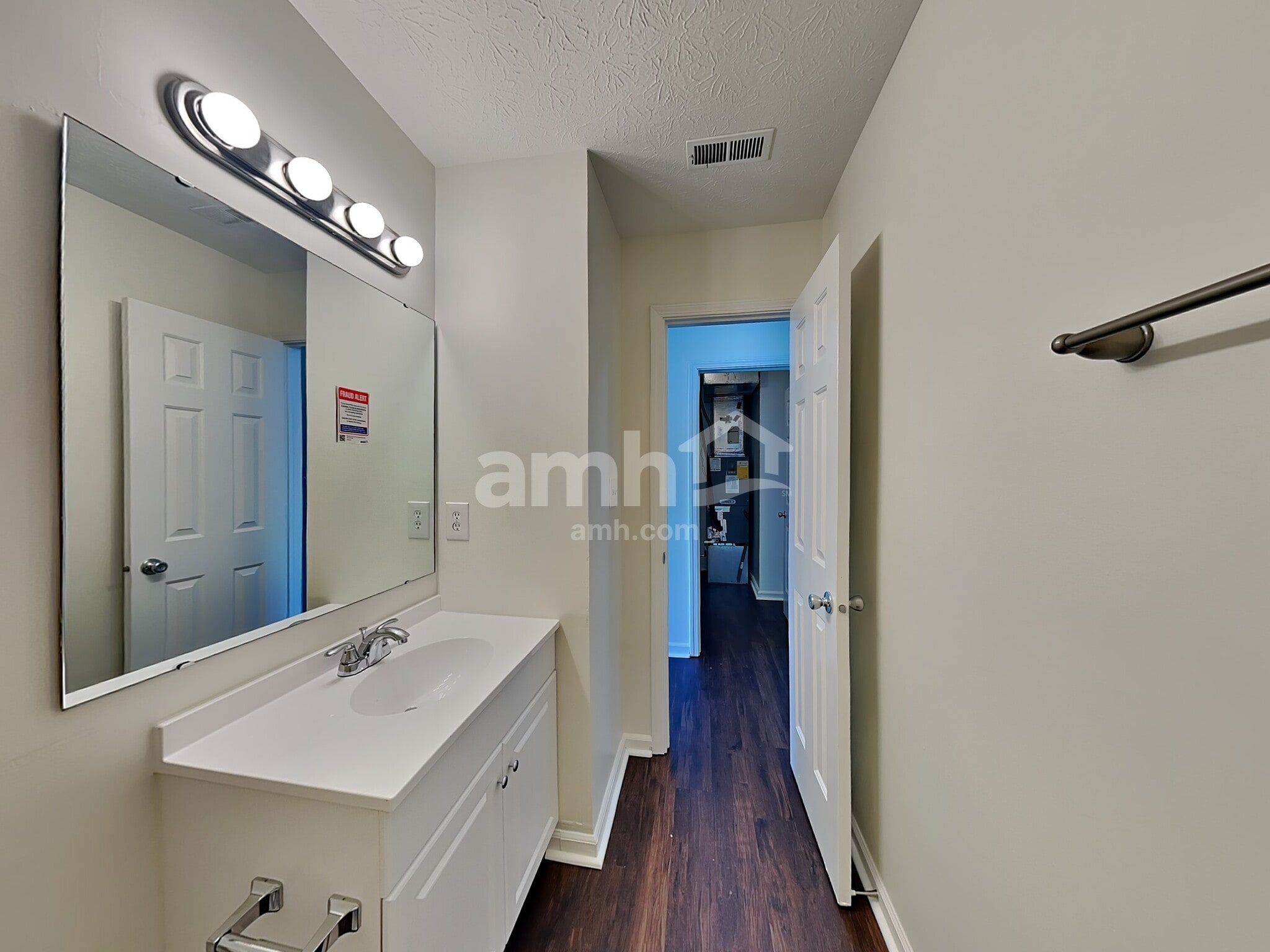 Building Photo - 5223 Waterton Lakes Dr
