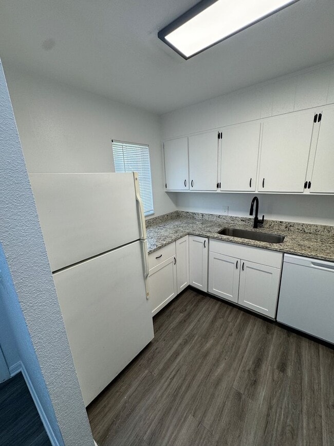 Building Photo - 1723 NE 2nd St