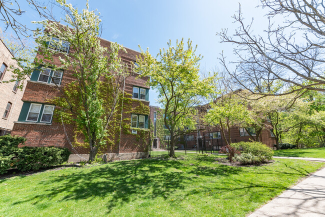 Primary Photo - 233 Custer Ave