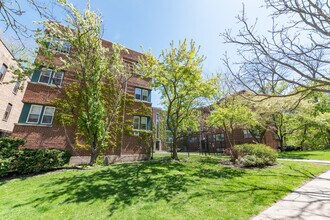 Building Photo - 227 Custer Ave