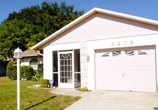 Building Photo - 5805 Pauma Pl