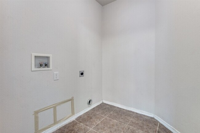 Building Photo - 8169 Whitney Ln