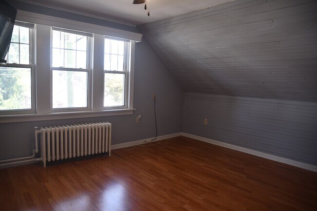 Building Photo - 335 Harlem Ave