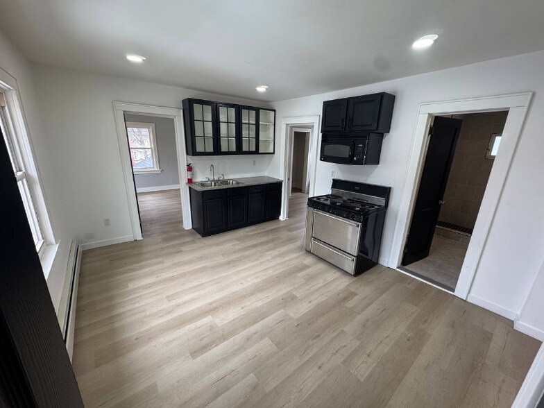 Building Photo - 287 6th St