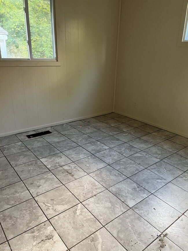 Building Photo - 3 br, 1 bath House - 1591 Azalea Drive