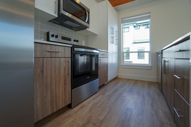 Building Photo - 4613 Iota St