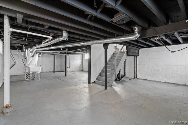 Building Photo - 13575 Rutherford St