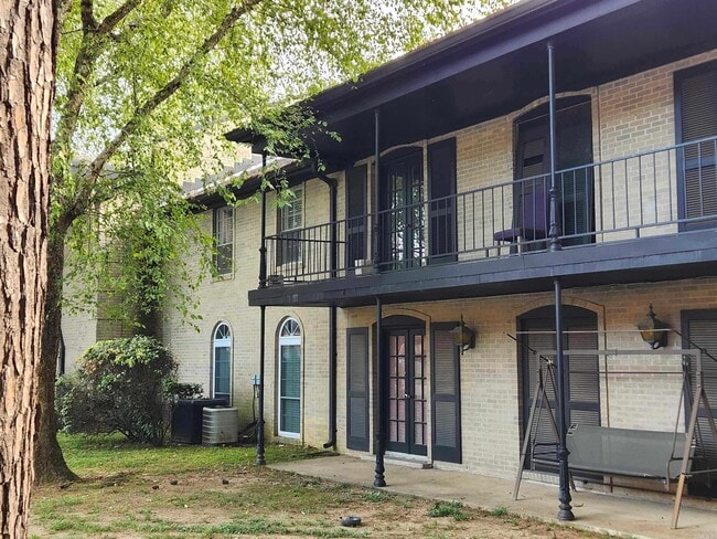 Building Photo - 1601 N Bryant St