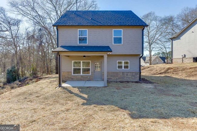 Building Photo - 585 Clayton St