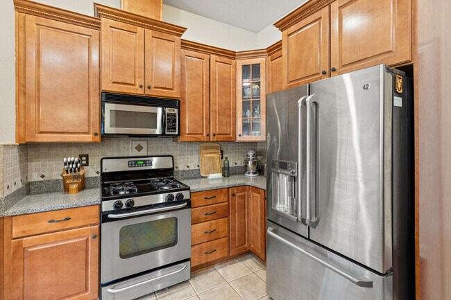 Building Photo - 2899 Chanterelle Cove