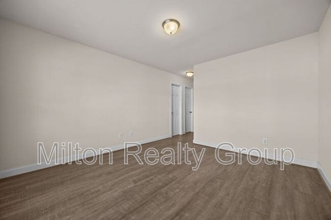 Building Photo - 62 River Stancil Dr