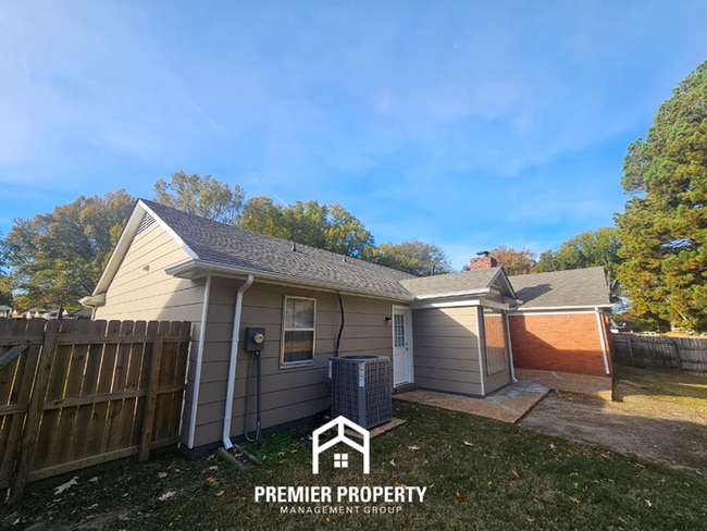 Building Photo - 5740 Fox Bend Ave