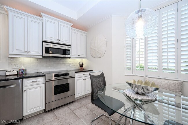 Building Photo - 900 L'Ambiance Cir