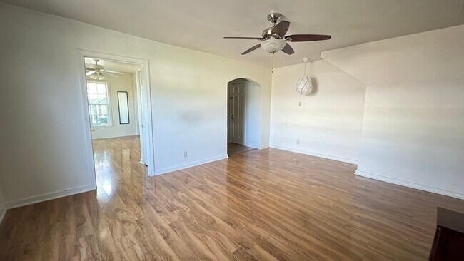 Building Photo - 3821 Woodleigh St