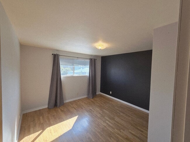 Building Photo - 3Bedroom, 2.5 Bath Mid Century Modern Home...