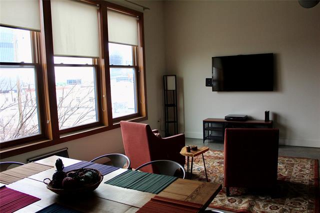 Building Photo - 2502 Live Oak St