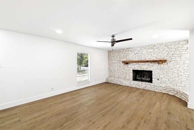 Building Photo - 6202 Laurel Valley Dr