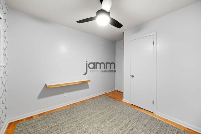 Building Photo - 268 Edgewood Dr