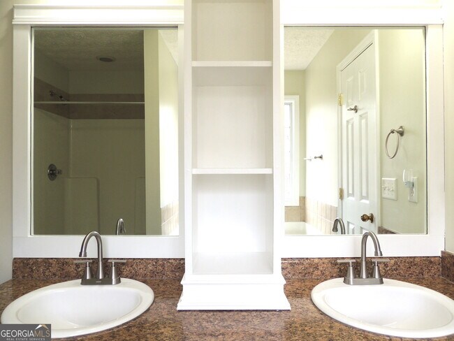 Building Photo - 70 Aspen Dr