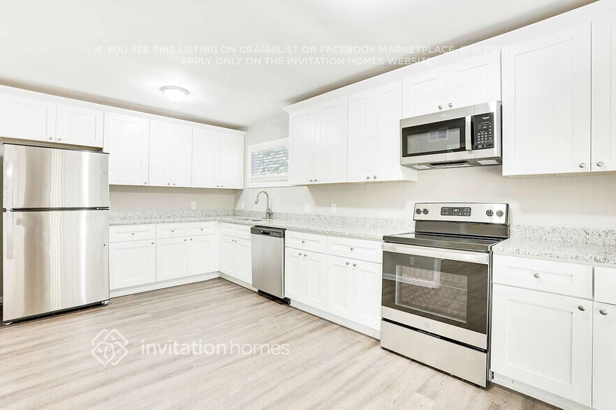 Building Photo - 3166 Robindale Rd