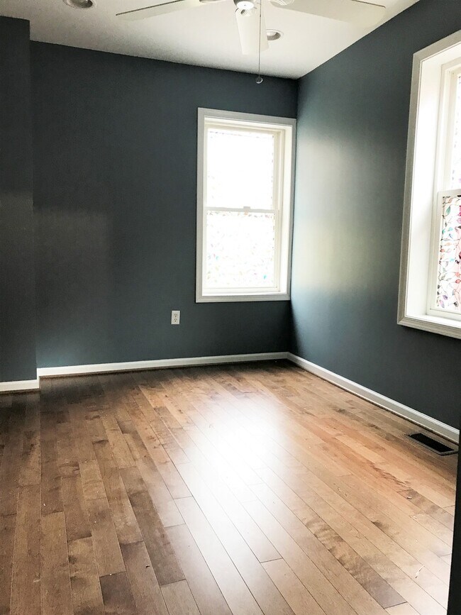 Building Photo - Charming 2 Bedroom/1.5 Bathroom Townhome in Remington, MD!