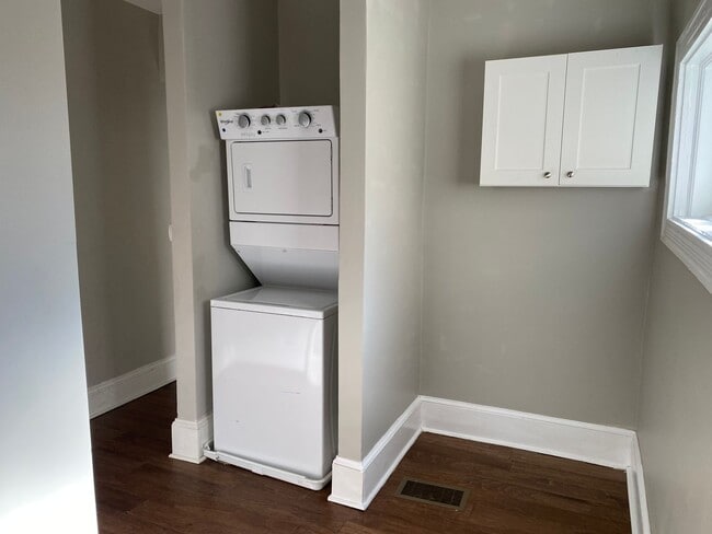 Building Photo - 528 E King St