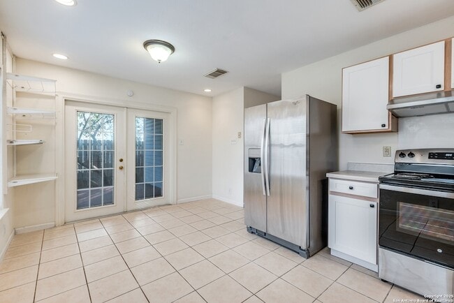 Building Photo - 8811 Breezefield