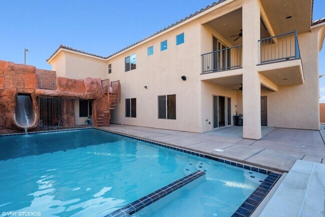 Building Photo - 521 N Creek Ridge Dr