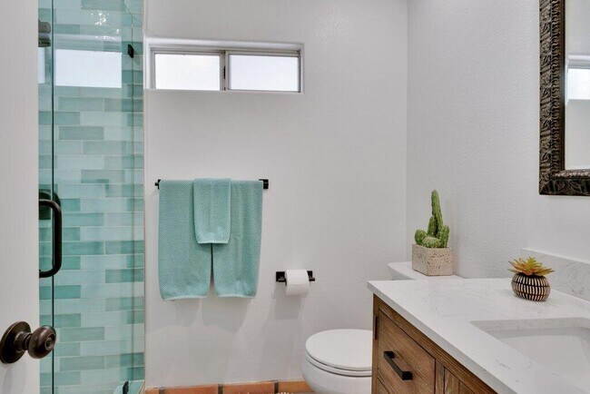 Building Photo - 52030 Avenida Madero