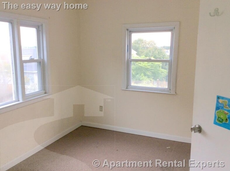 Building Photo - 16 Braemore Rd