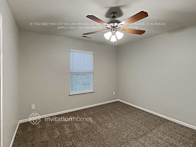 Building Photo - 1215 Pinehaven Ct