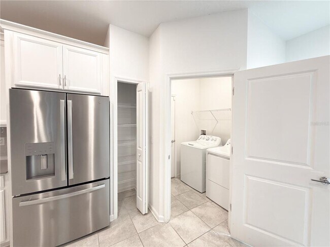 Building Photo - 6300 Chirpine Ln