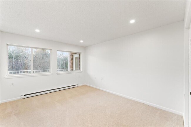 Building Photo - 30 Argyle Ave