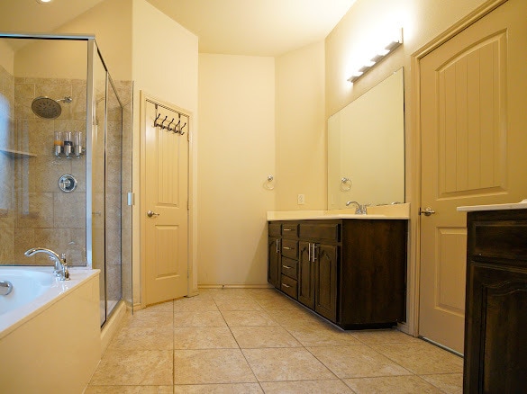 Building Photo - 213 Warbler Dr