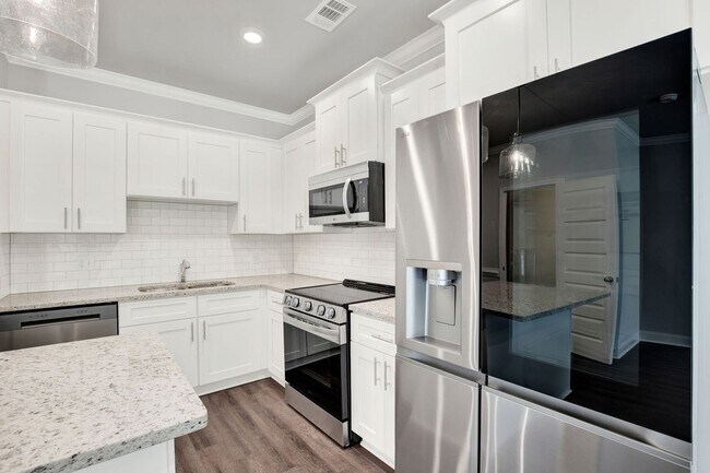 Building Photo - 77 Dorsey Dr