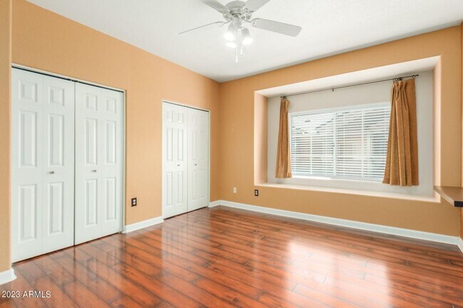 Building Photo - Amazing Townhome in Gated Community!