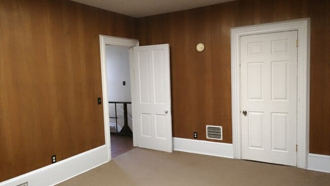 Building Photo - 909 14th St