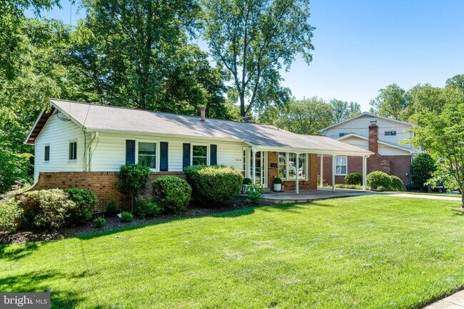Building Photo - 5019 Fleming Dr
